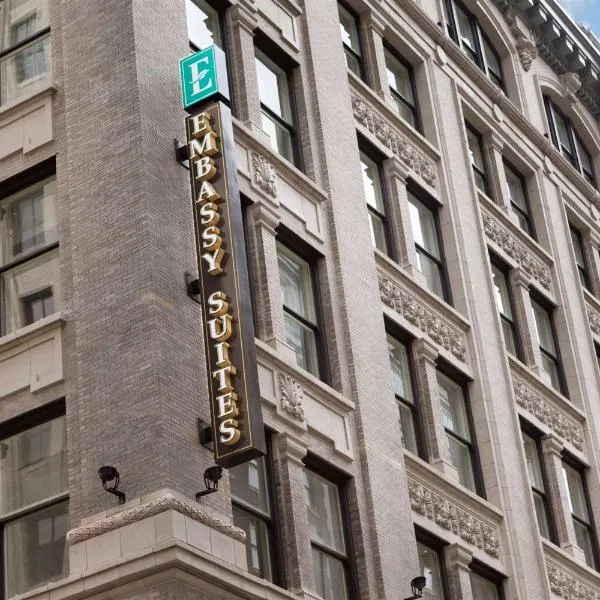 Embassy Suites Louisville Downtown, khách sạn ở Louisville