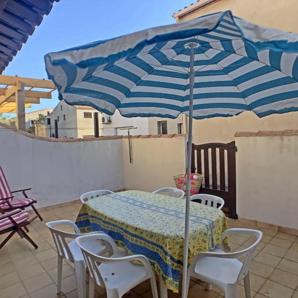 Appartement T2 avec Cour Privative, à 800m de la Mer, pour 4 Personnes, Saintes-Maries-de-la-Mer - FR-1-475-34