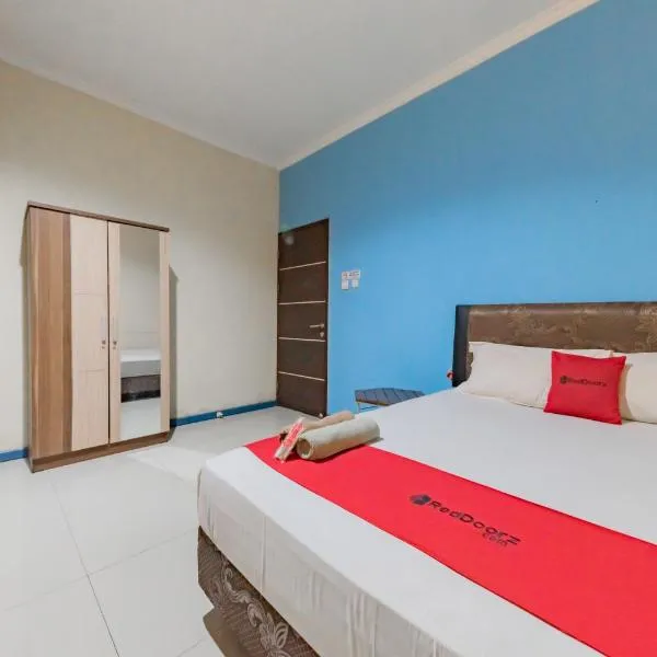 RedDoorz Syariah @ Pangeran Suryanata Samarinda, hotel i Samarinda