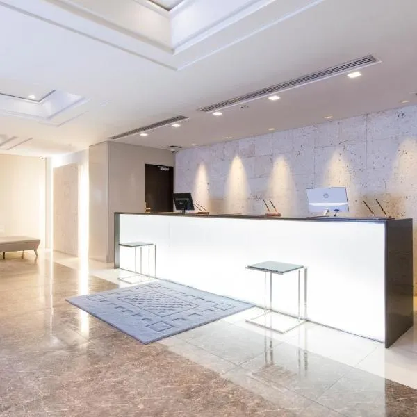 HOTEL MYSTAYS Fukuoka Tenjin, hotel in Fukuoka