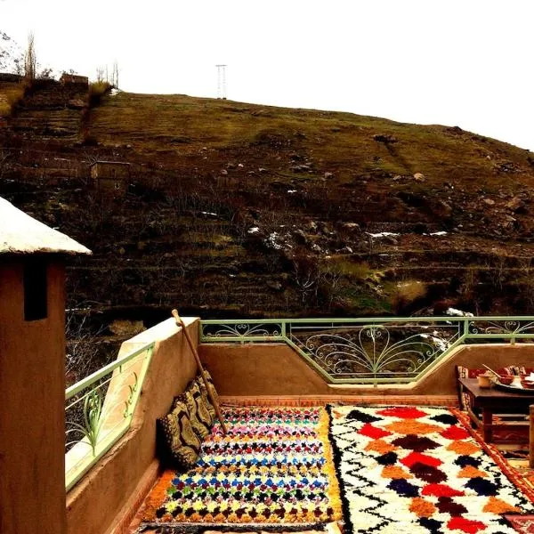 Gite entre les Vallées, Hotel in Tacheddirt