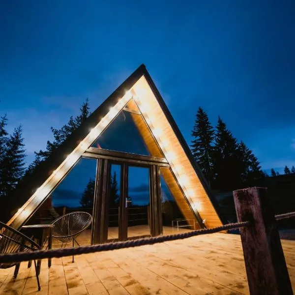 La KOLTAU A-Frame, hotel in Mărişel