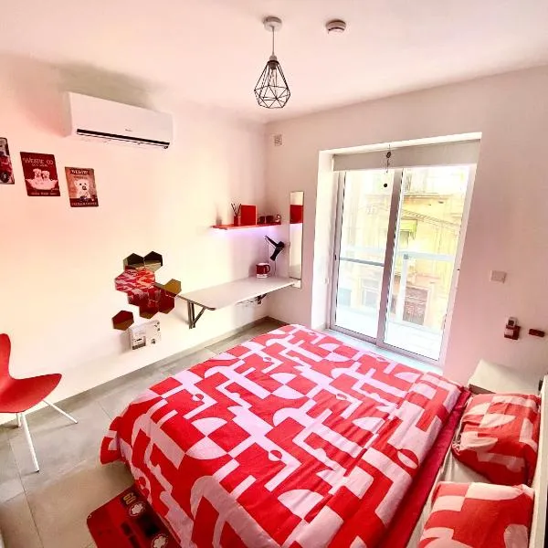 Central Private En-Suite with Balcony in shared residence, hotell sihtkohas Pietà