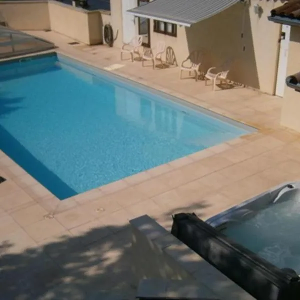 Le cocon, Hotel in Rochecolombe