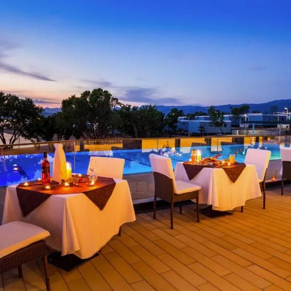 Mobile Home in Omisalj by Pusca Bay Beach, hotel in Omišalj