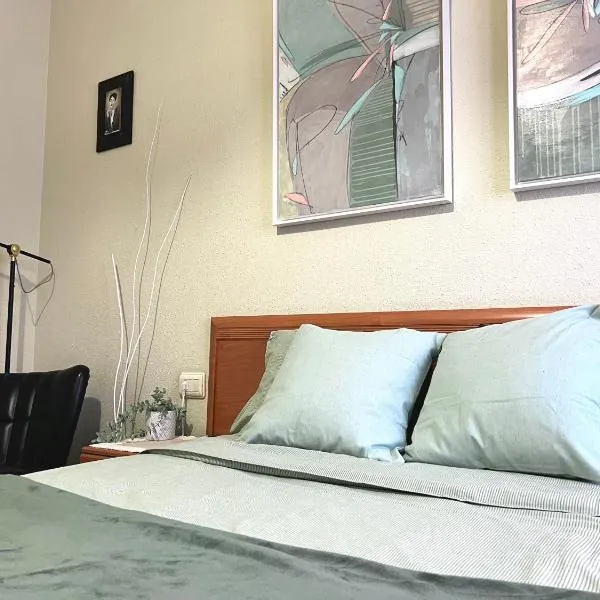 Big spacious penthouse next to the sea, hotel in Valencia