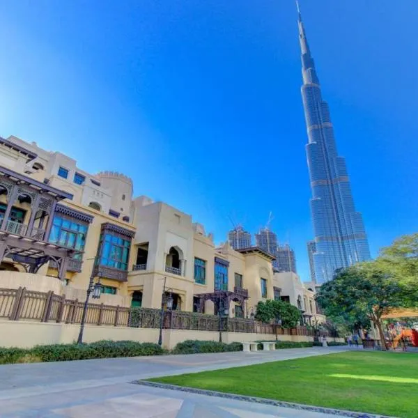 Durrani Homes - Arabian luxury at Souk Al Bahar besides Burj Khalifa & Dubai Mall，位于迪拜的酒店