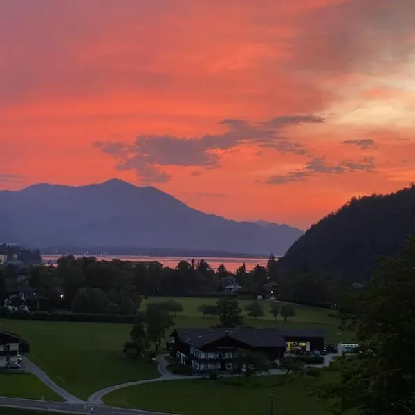 Schöne Ferienwohnung mit Wolfgangseeblick, hotel en Strobl