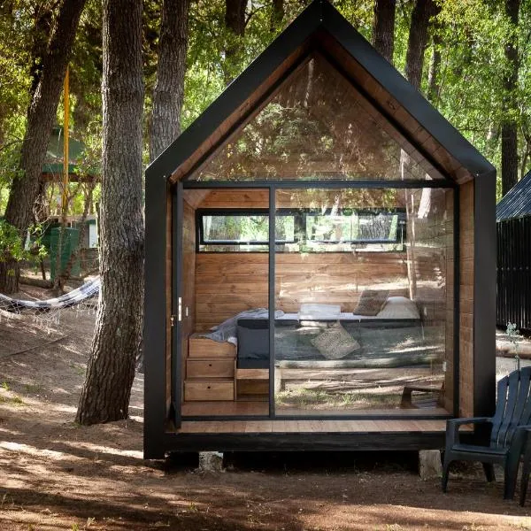 Glamping Caravan, hotel in Villa Gesell