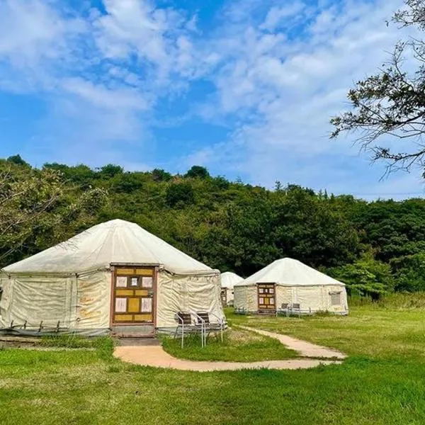 直島町ふるさと海の家 つつじ荘 -SeaSide Park Stay Tsutsujiso-, hotel v destinaci Naošima