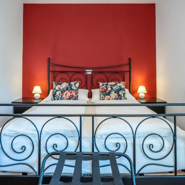 TEMPFER 2 Apartments & Rooms with new WELLNESS，位于克拉尼斯卡戈拉的酒店