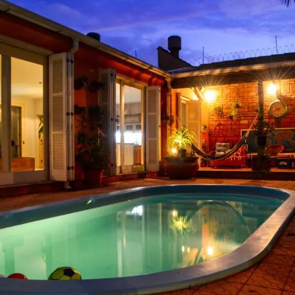 Pelotas Bier Hostel, hotel i Pelotas