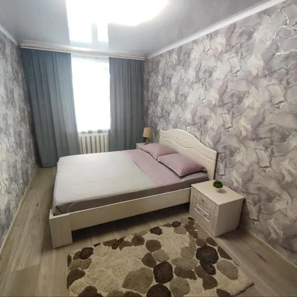 2-х комнатная квартира в центре на ул.Бородина 107, Hotel in Qostanai