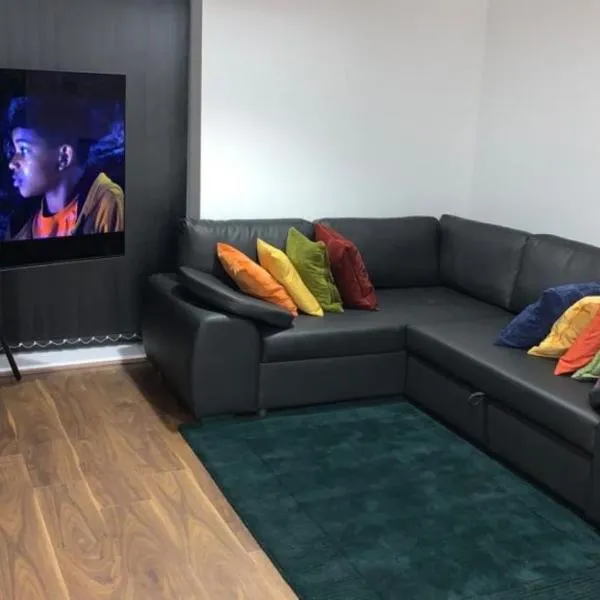 Brand New One Bed Luxury Flat No Parties No Events, hotel en West Thurrock