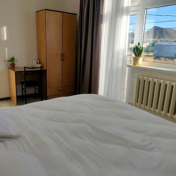 The Lake Townhouse, hotel in Cholpon-Ata