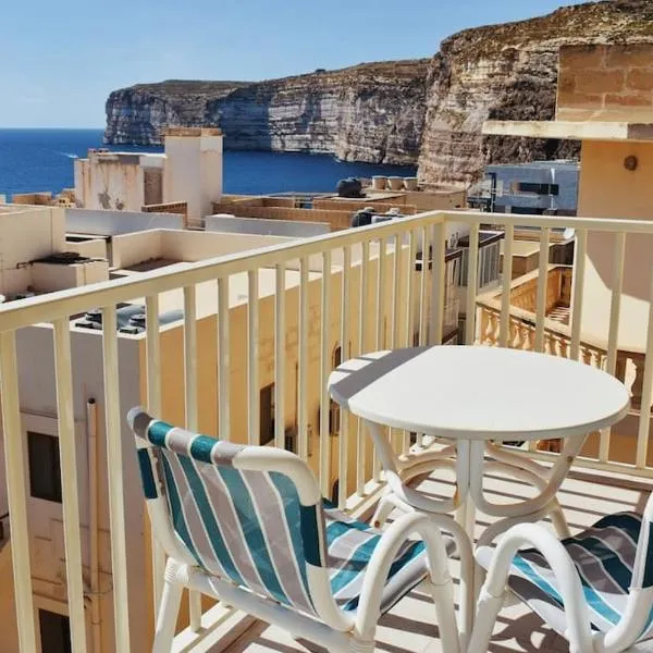 Seaview 2-bedroom Apartment in Xlendi、クレンディのホテル