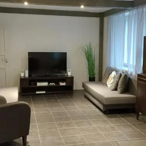 Cellar Apartment in Vaasa: Vaasa şehrinde bir otel