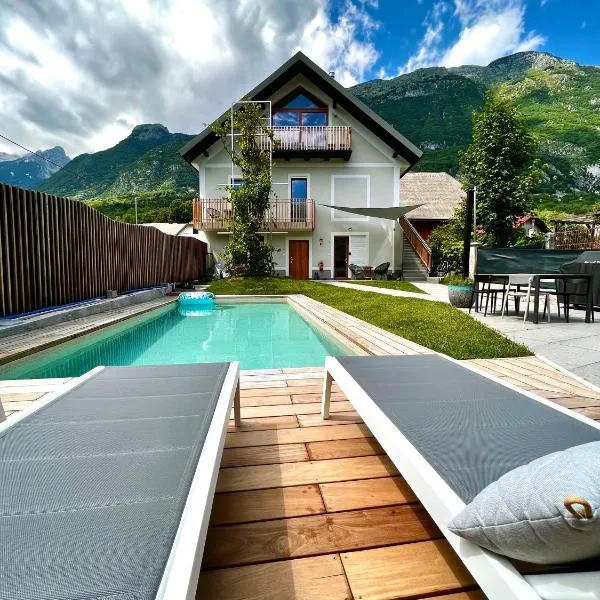 Emerald Valley Apartments, готель у місті Бовец