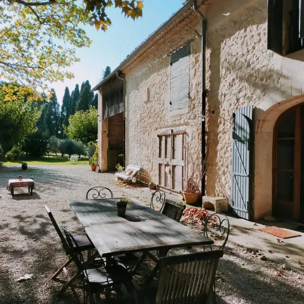 Rêve d’Emma, hotel v destinaci Plan-dʼOrgon