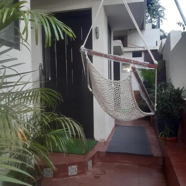 Tiny house for couple, Hotel in Madikeri