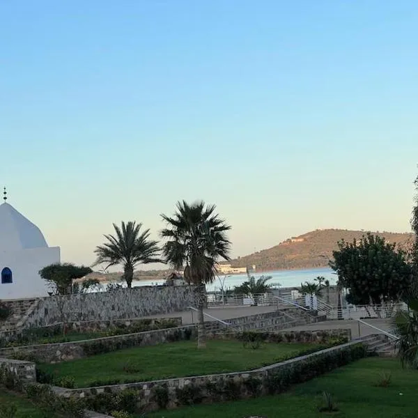 3 Zimmer Wohnung Corniche Nador Sidi Ali- am Meer & Wifi、ナドールのホテル