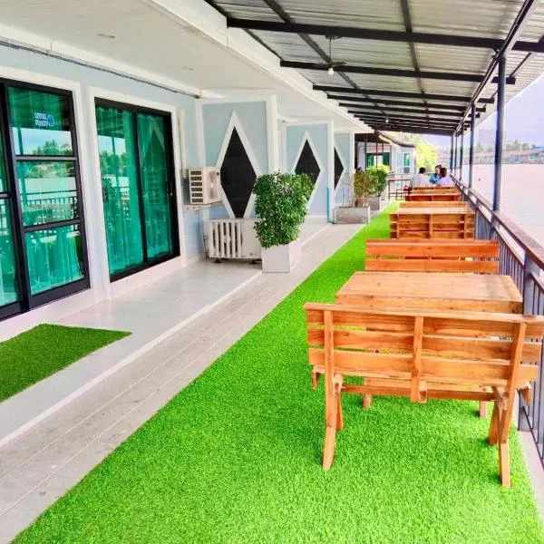 Chaiyai River Front Hotel, ξενοδοχείο σε Sichon