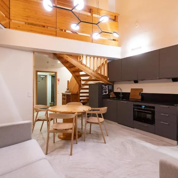 HolySuites 1 "Roggenecke" - Cosy Slope Side Apartment with Scenic Views in Pyhä Ski Resort, hotel in Pyhätunturi
