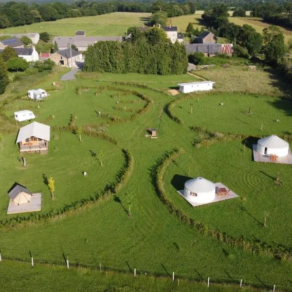 Camping à la ferme - Hébergements insolites、Cerisy-la-Forêtのホテル