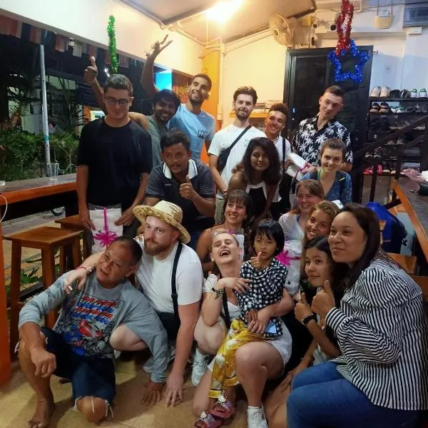 Voyagers Hostel, hotel in Phi Phi Islands
