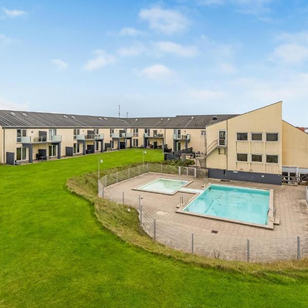 Beautiful Apartment In Lkken With 2 Bedrooms, Wifi And Outdoor Swimming Pool