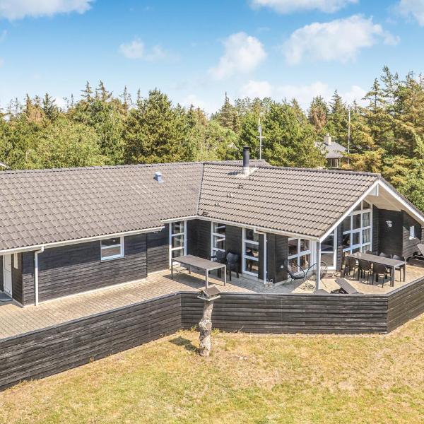 Stunning Home In Blåvand With Kitchen