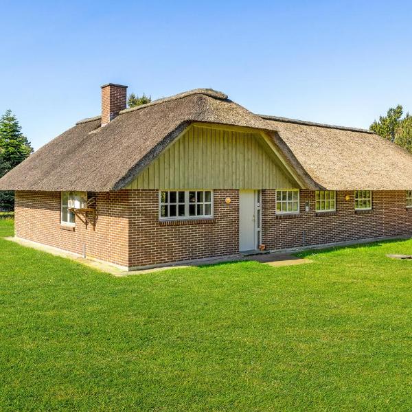 Beautiful Home In Blåvand With Sauna
