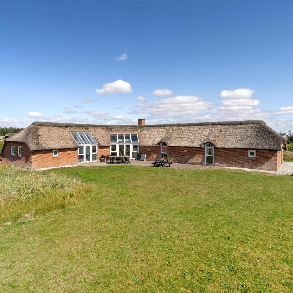 Awesome Home In Ringkbing With Wifi