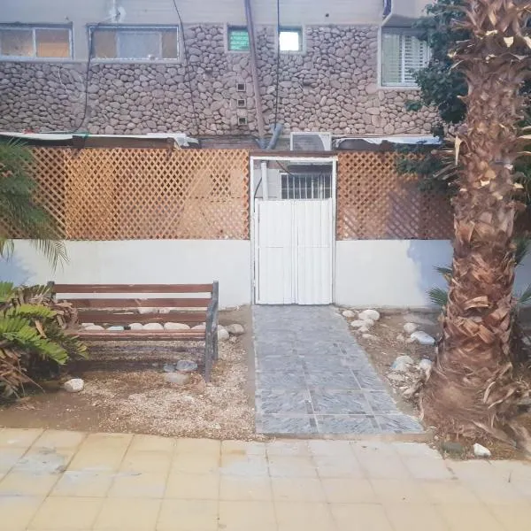 Nitra rooms, hotel in Neve Zohar