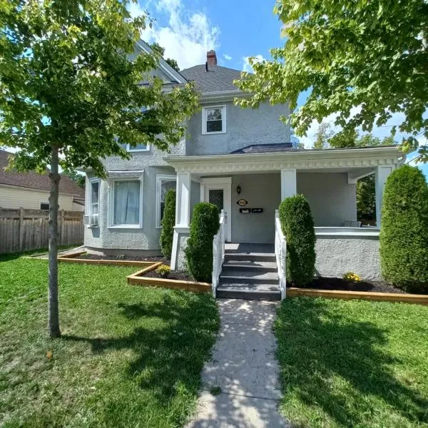 Niagara Falls Dream Family Retreat, hotel in Niagara Falls