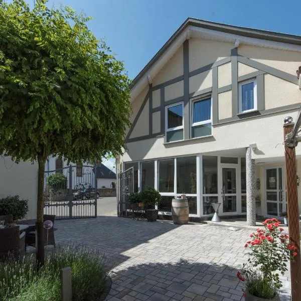 Gästehaus Schmitt, hotel v destinaci Appenheim