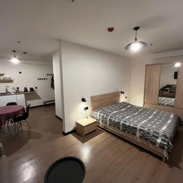ski retreat apt. with balcony，位于古多里的酒店
