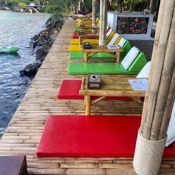 Phi Phi Green House & Sunsky Hostel, hotel v destinaci Phi Phi Don