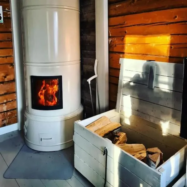 Ainutlaatuinen huoneisto Vanhassa kyläkoulussa, hotel di Purola