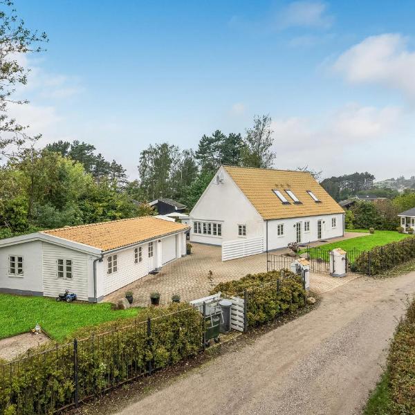 Beautiful Home In Ebeltoft With 8 Bedrooms, Wifi And Indoor Swimming Pool