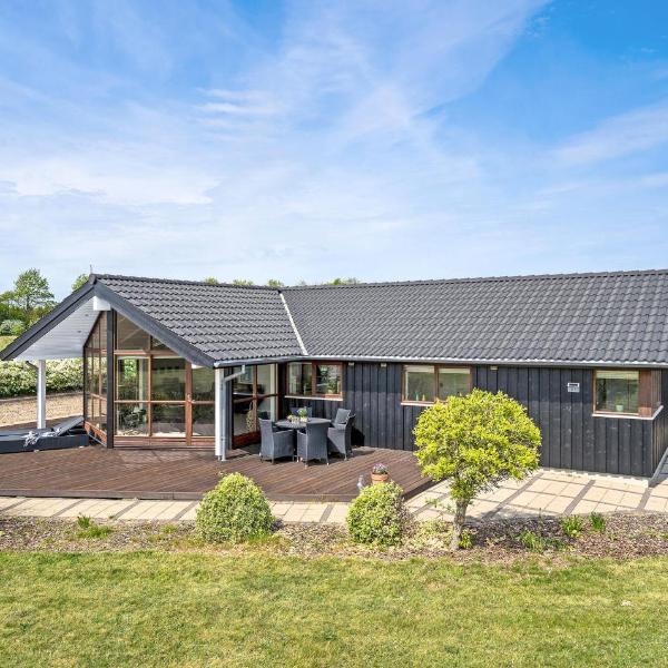 3 Bedroom Stunning Home In Ejstrupholm