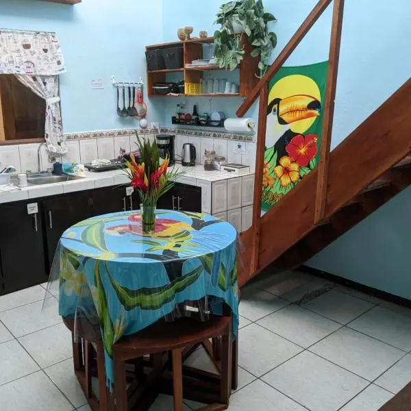 Guesthouse Casa Lapa2, hotell i Alajuela