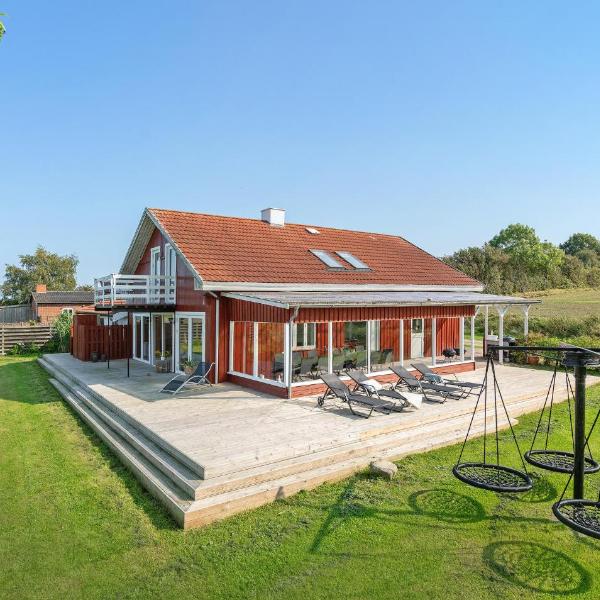 Beautiful Home In Christiansfeld With 6 Bedrooms, Sauna And Wifi