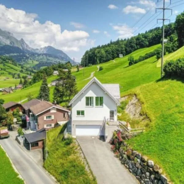 New Chalet with breathtaking views!, hotel in Alt Sankt Johann