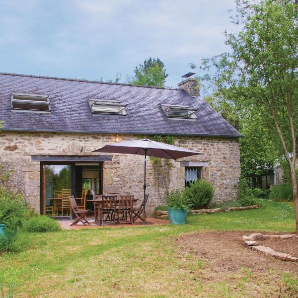 Nice Home In Le Faout With Kitchen