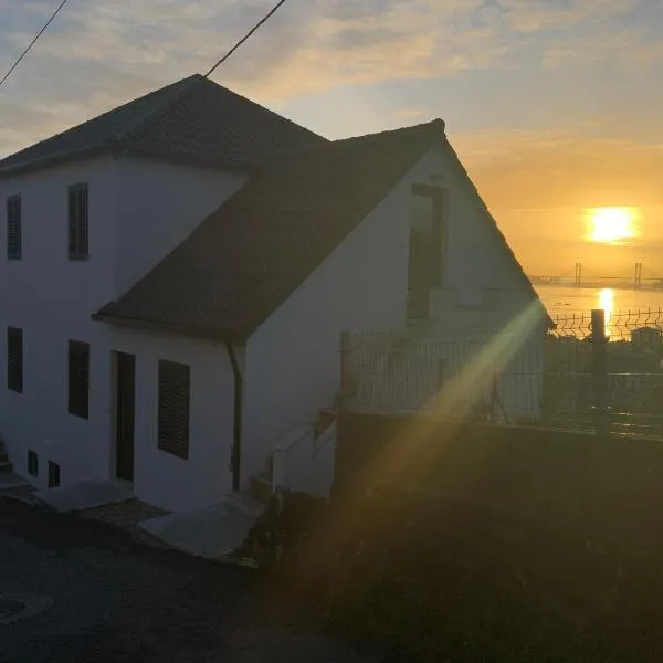 Casa Cuartel, hotel in Redondela