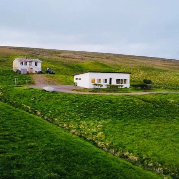 Óspaksstaðir- New Renovated Farm in Hrútafjörður, хотел в Стадур