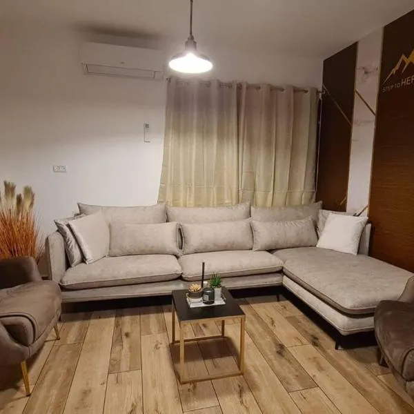 צעד לחרמון- דירת 2 חדרי שינה וסלון במג'דל שמס，馬賈岱夏姆斯的飯店