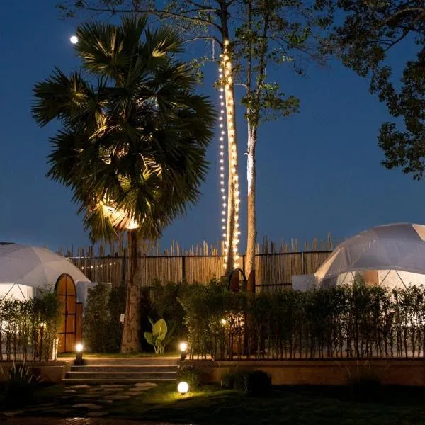 PaPa Q suite Resort, ξενοδοχείο σε Roi Et