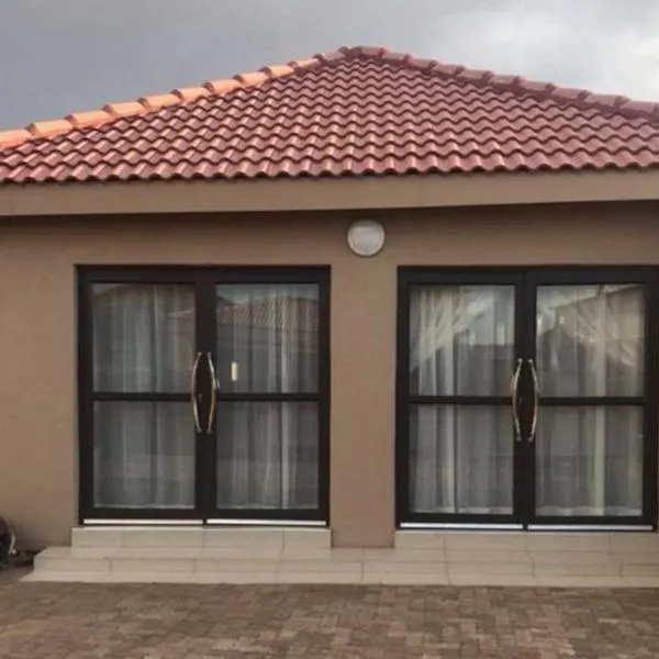 Gaediwe Guesthouse, khách sạn ở Pudumong